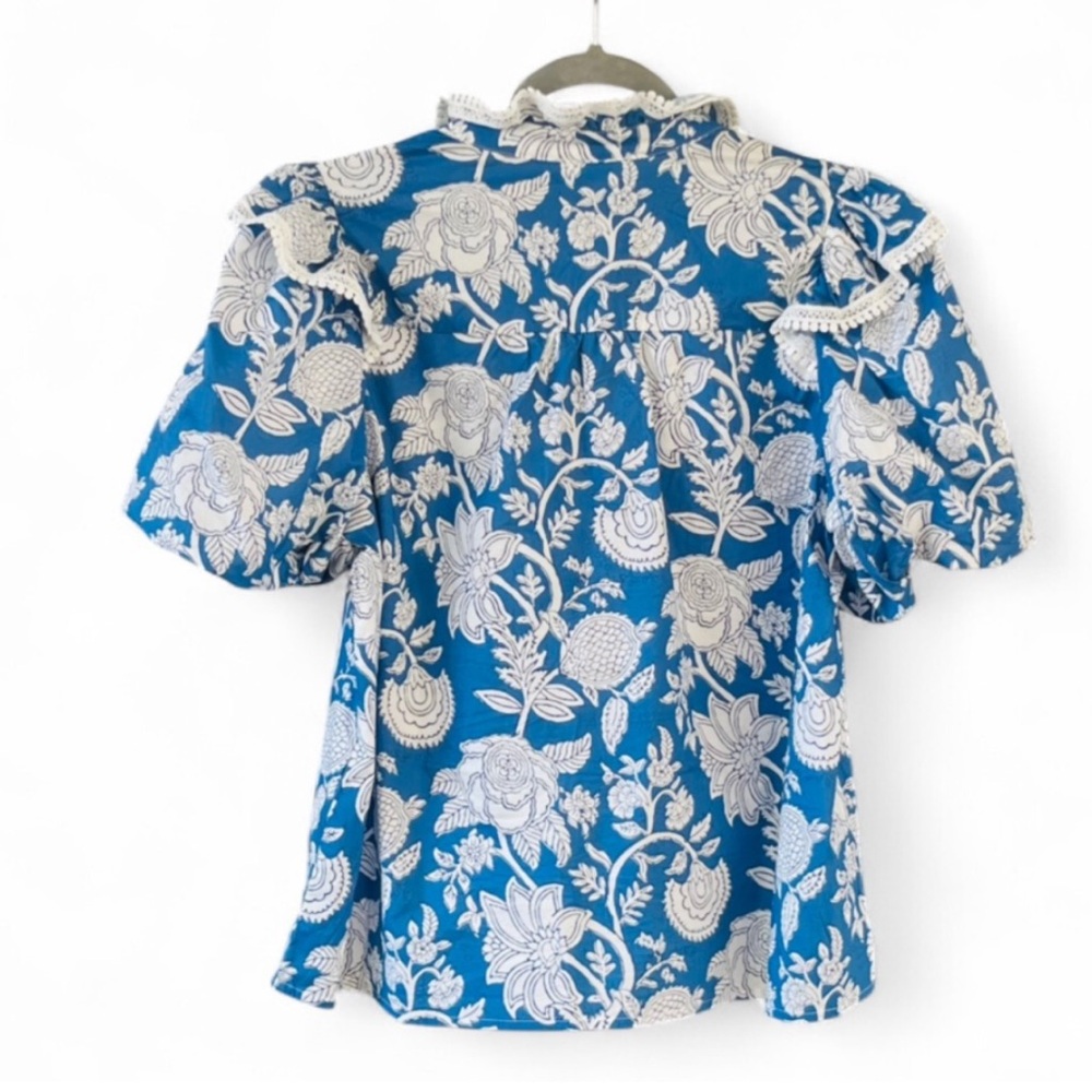 Entro Floral Blue and White Women's Top - Picture 5 of 8